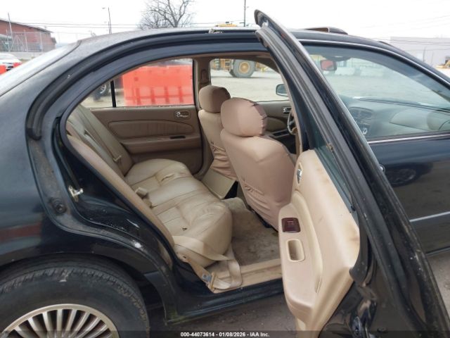 INFINITI I30 Image 2