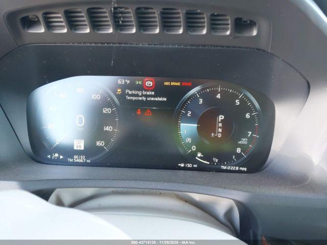 Volvo XC90 T5 Momentum Image 7