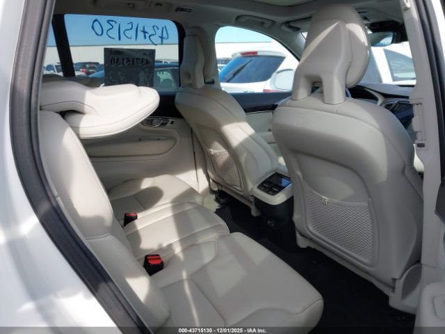 Volvo XC90 T5 Momentum Image 9