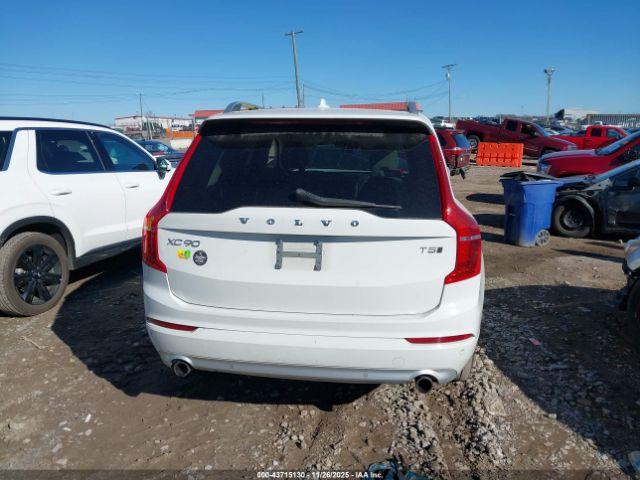 Volvo XC90 T5 Momentum Image 14