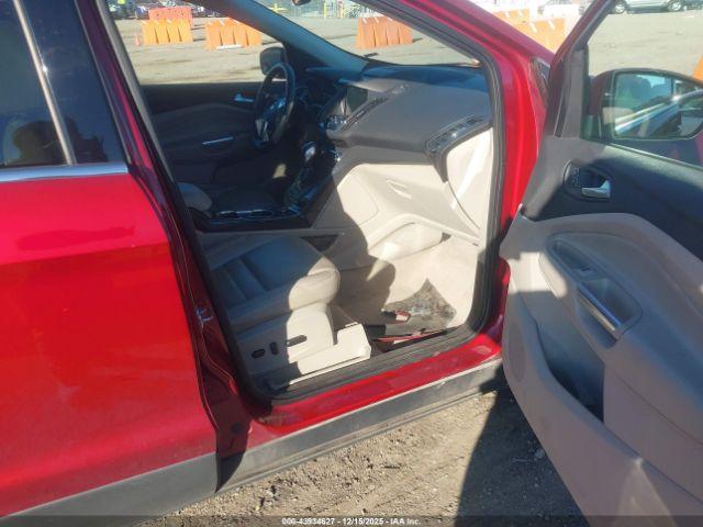 Ford Escape Titanium Image 2