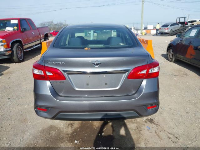 Nissan Sentra S Image 8