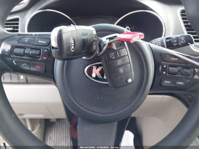 Kia Sedona Lx Image 10