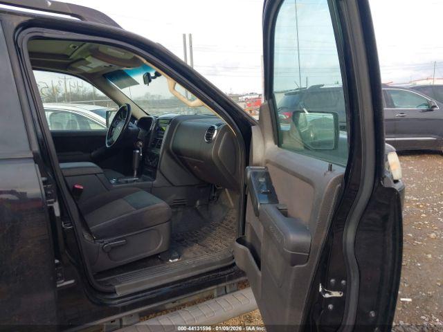 Ford Explorer Xlt Image 9