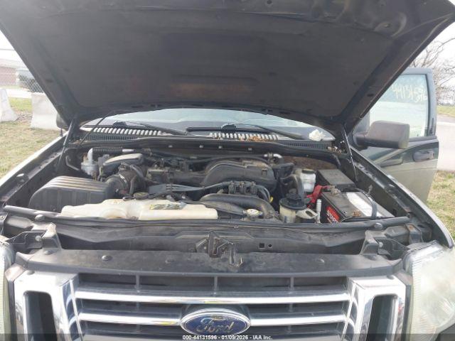 Ford Explorer Xlt Image 4