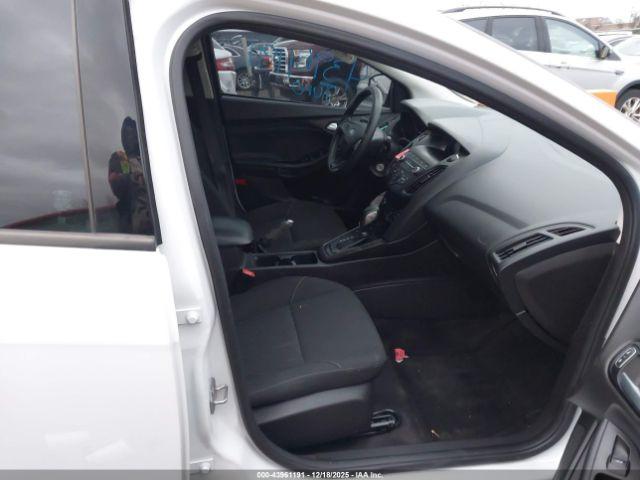 Ford Focus Se Image 4