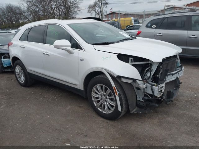 Cadillac XT5 Standard Image 1