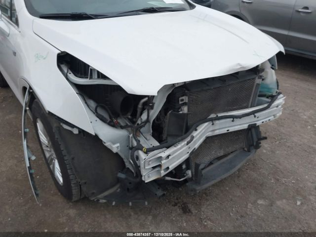 Cadillac XT5 Standard Image 13