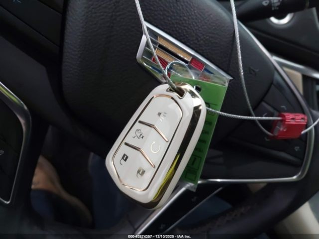 Cadillac XT5 Standard Image 8