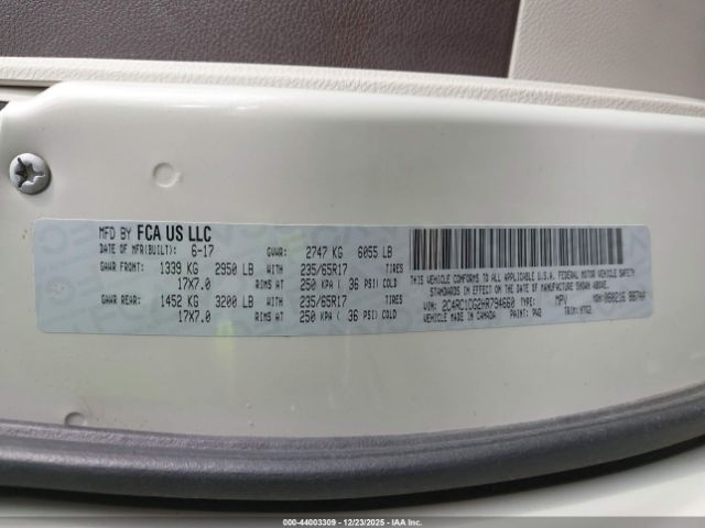 Chrysler Pacifica Touring Image 10