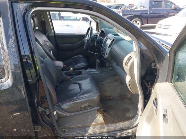 Nissan Frontier Pro-4x Image 3