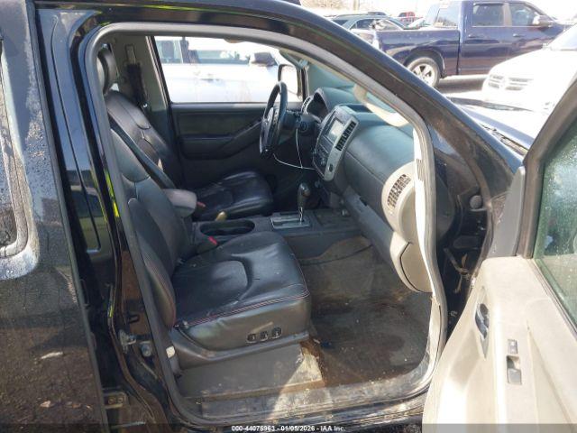 Nissan Frontier Pro-4x Image 3