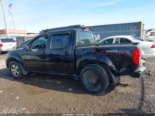 Nissan Frontier Pro-4x Image 2